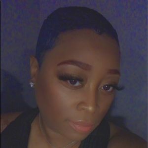 Meet your Posher, Tia